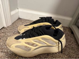 Yeezys (no box)