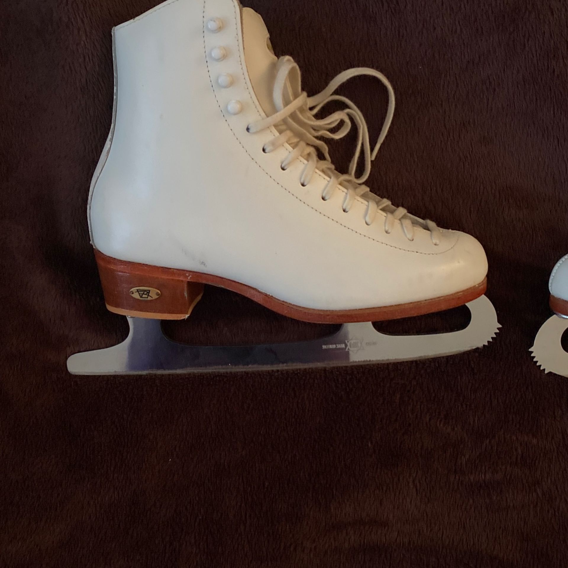 Riedel Size 5 1/2 (6 1/2-7 Womens)White Figure Ice Skates