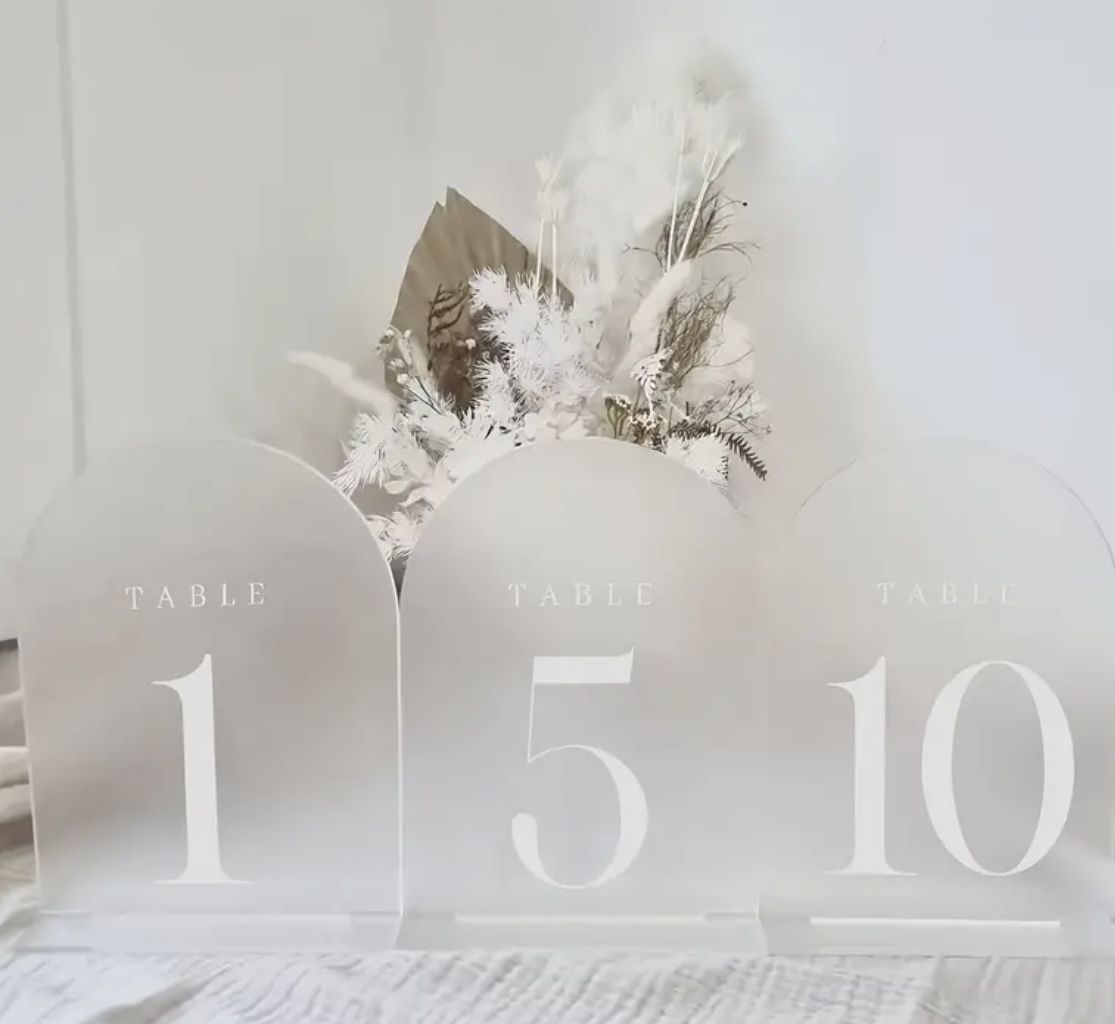 Clear Frosted Arch Acrylic Table Number Signs Plastic Dinner Signs: Numbers 1-5