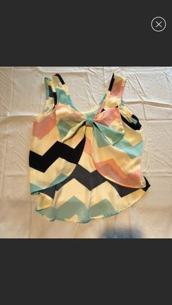 Rue 21 bow back top (m)