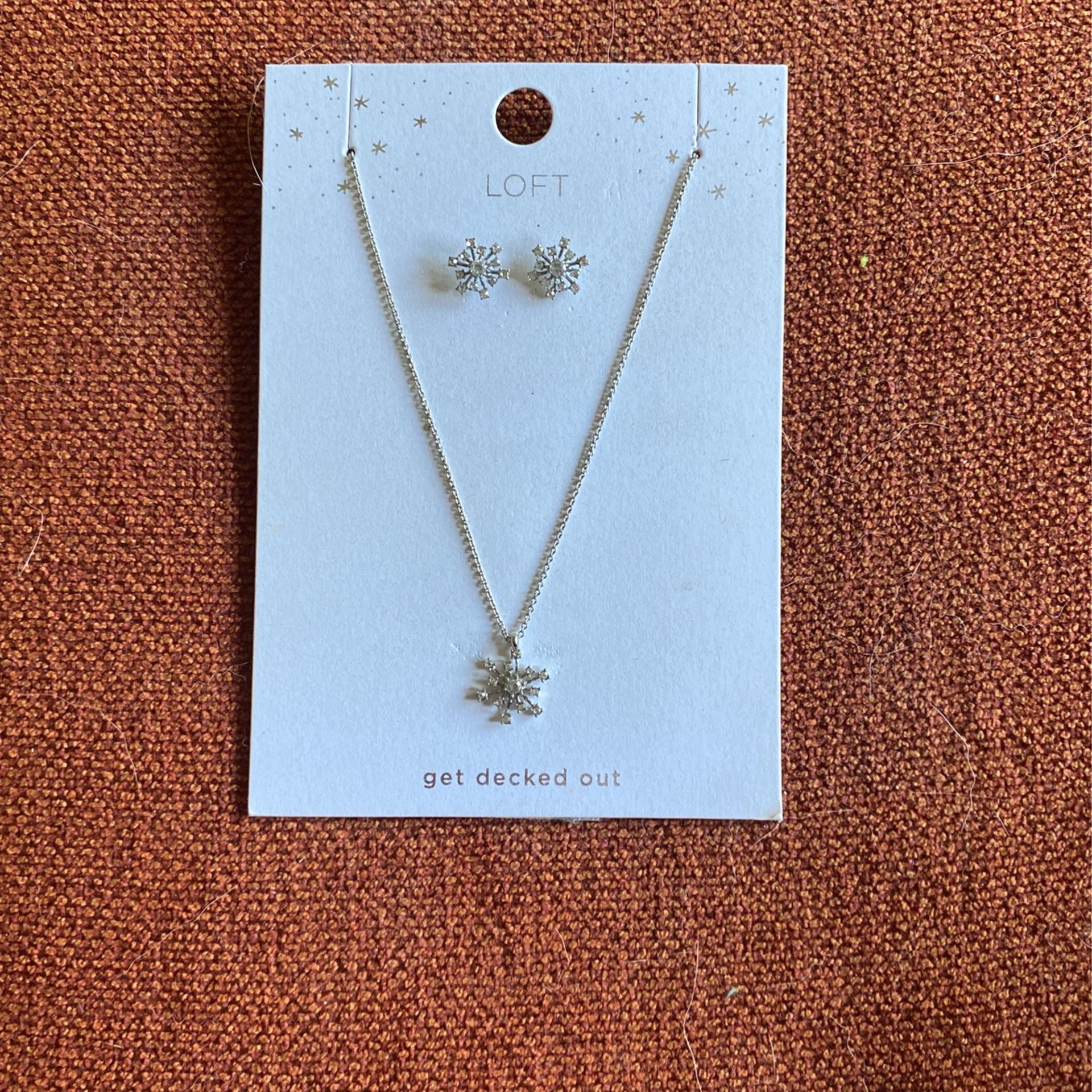 Loft Snowflake Necklace and Earring Set