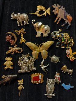 Animal Brooch Lot