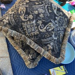 Large Couch Pillows (beautiful, New, Set Of 4)