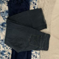 Women’s Levi Jeans