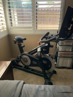 NordicTrack SS22i Commercial Studio Cycle Touchscreen