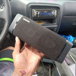 Sony SRS-XB33 BLUETOOTH SPEAKER/PORTABLE CHARGER 