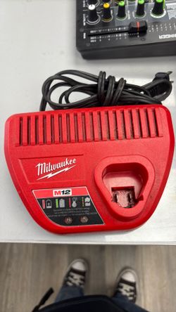 Milwaukee M12 Charging Station