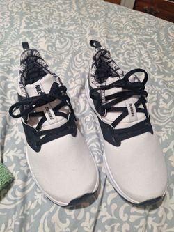 Nike  Training  own the day  size 6.5.   15 dollars