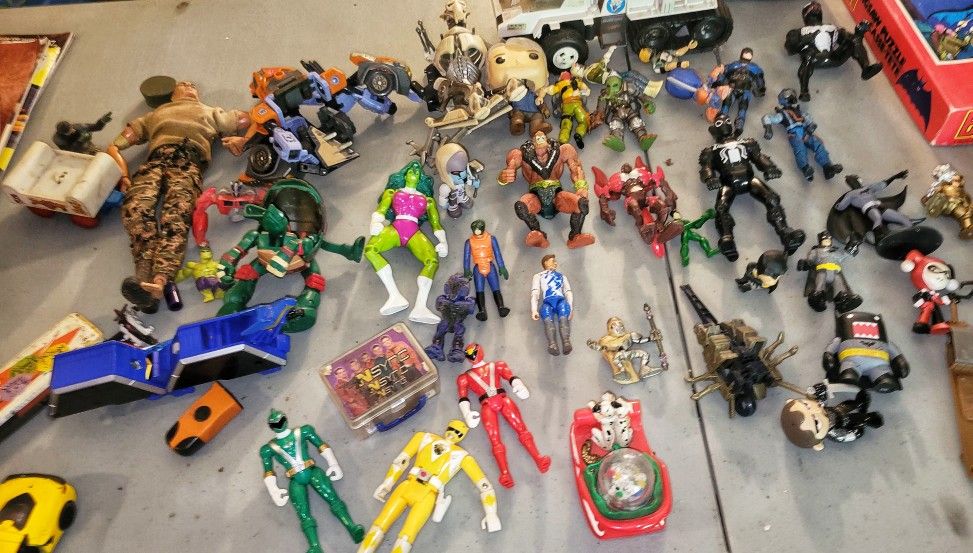 Resellers Lot OfCollectibles Vintage Action Figures And Asseries And More!
