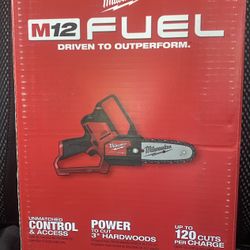 Milwaukee M18 Fuel Hatch 6” Pruning Saw