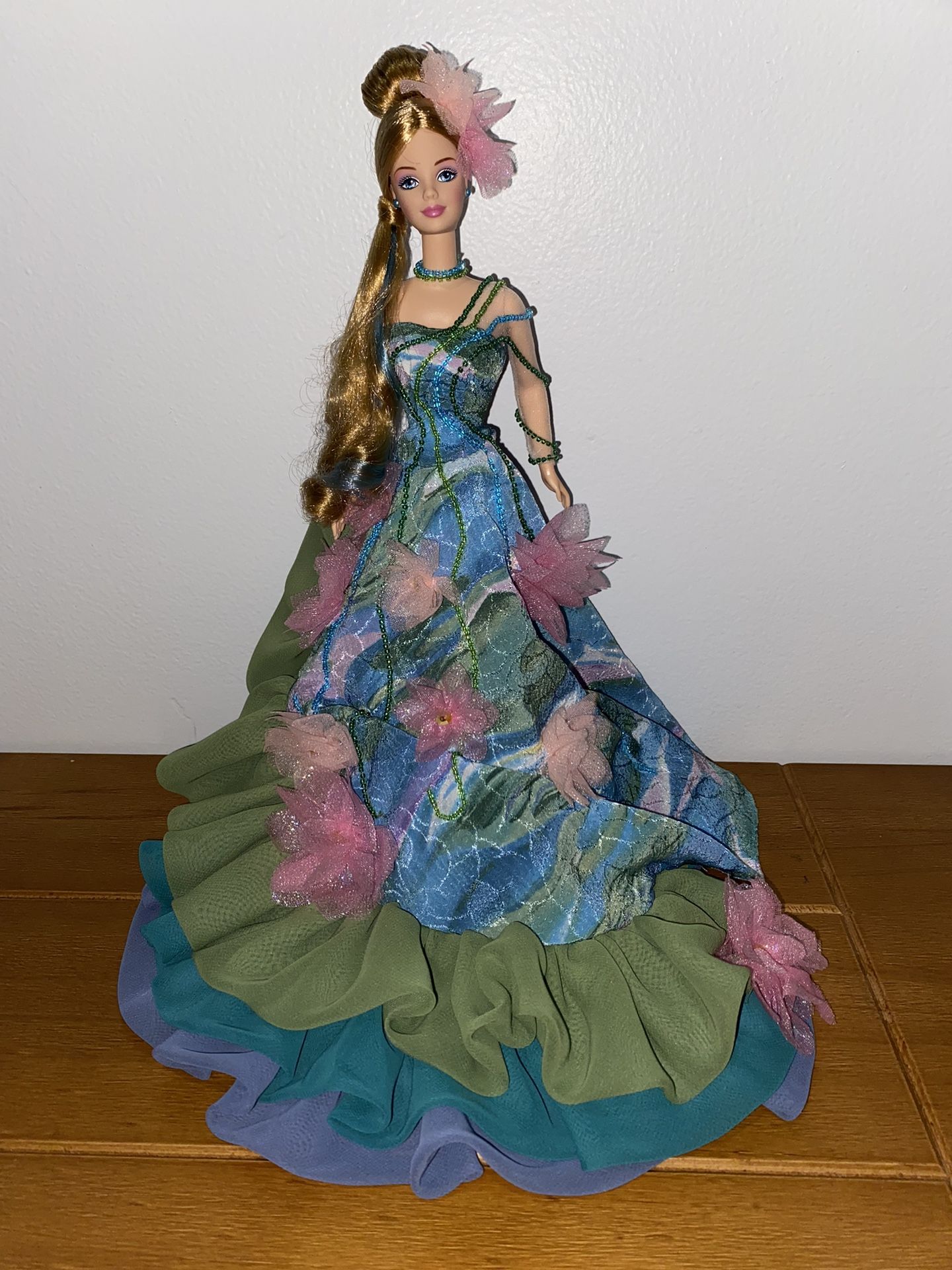 1997 Claude Monet ~ Water Lily LIMITED EDITION Barbie (Vintage)