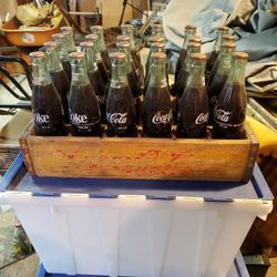Antique 24 Pack Coke Case With Full Bottles