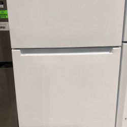 VISSANI MDTF18WHR 18 cu. ft. Top Freezer Refrigerator