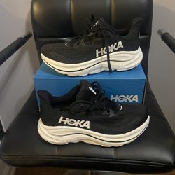 Hoka Clifton 10/ Size 8B Women’s $100