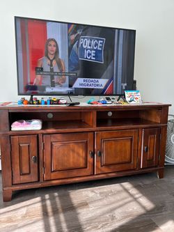 TV Console 100% wood