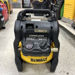 Dewalt 140psi 2.5 Gallon Air Compressor TOOL ONLY 