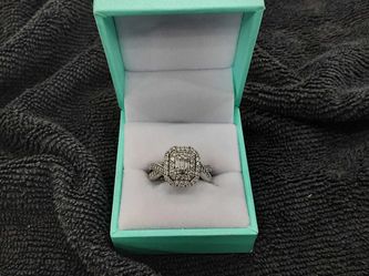 Women's Ring - White Gold 14k (.585) 6.2 grams Size 7