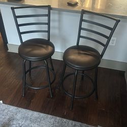 2 Bar Stools 