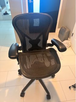 Herman Miller Aeron Chair (A)