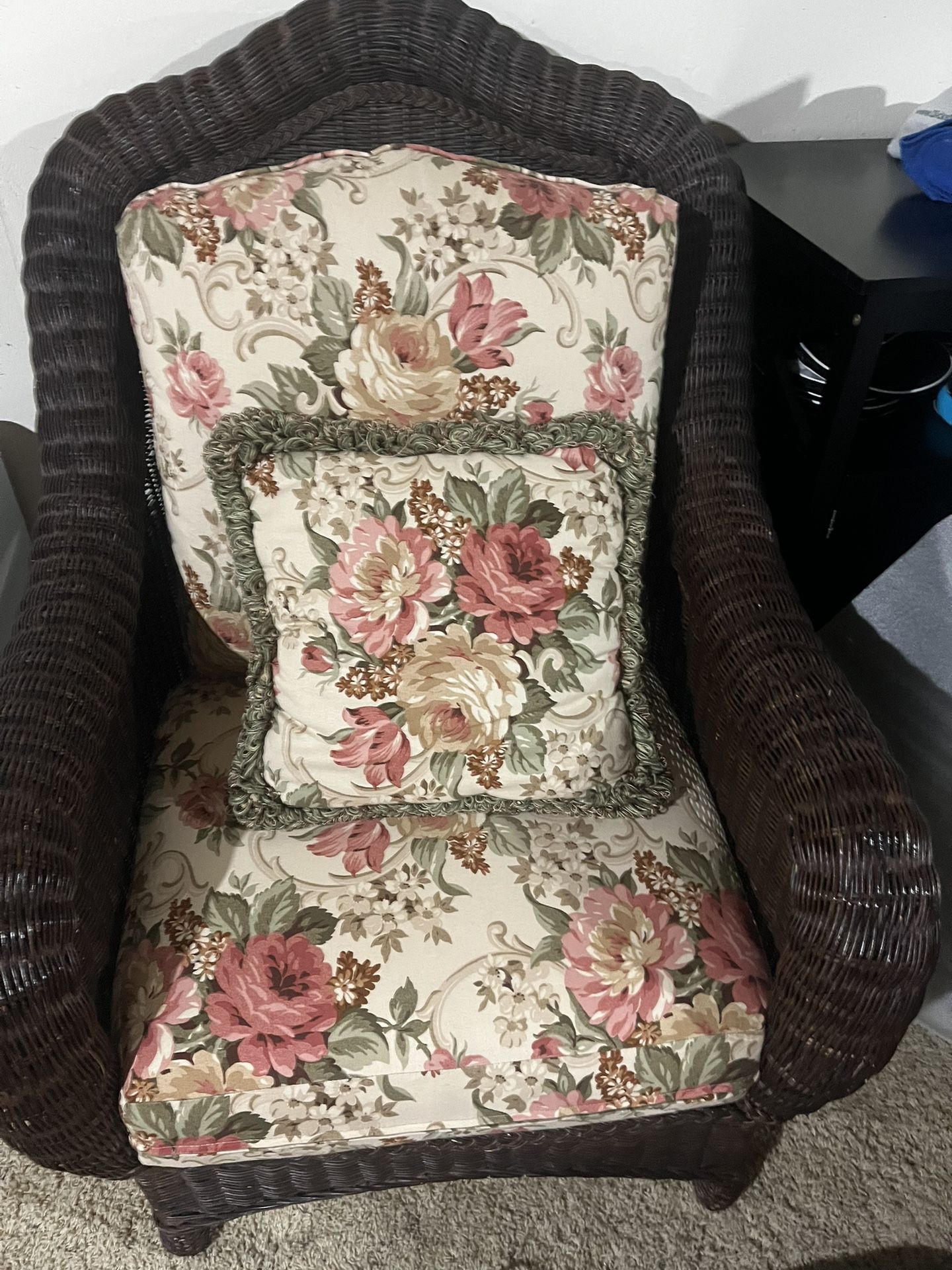 Ethan Allen Wicker Chair W/Cushions