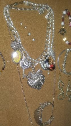 Matching jewelry set