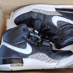 Air Jordan Legacy 312 (GS) Size 5 