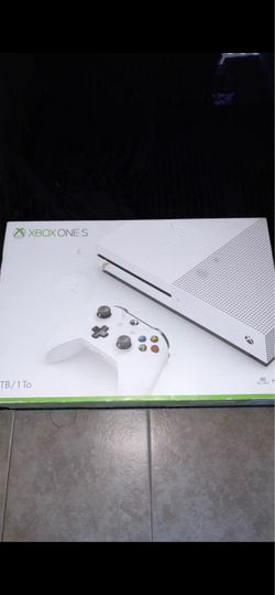 Xbox One S 1TB Console Box