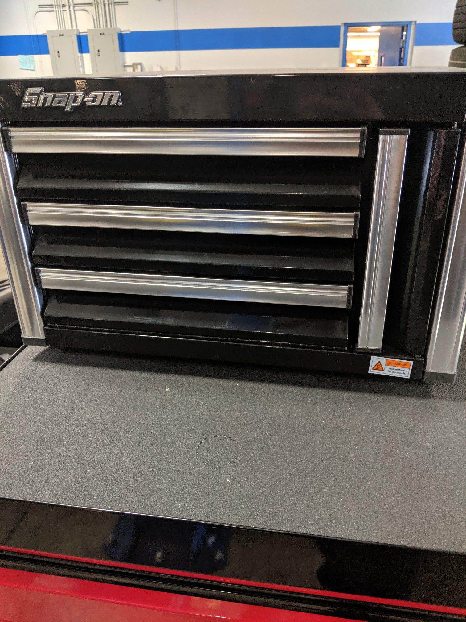 Snap on pizza oven