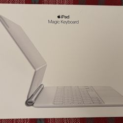 Apple Magic Keyboard Case iPad Pro 11 inch M4 - White / Open box 