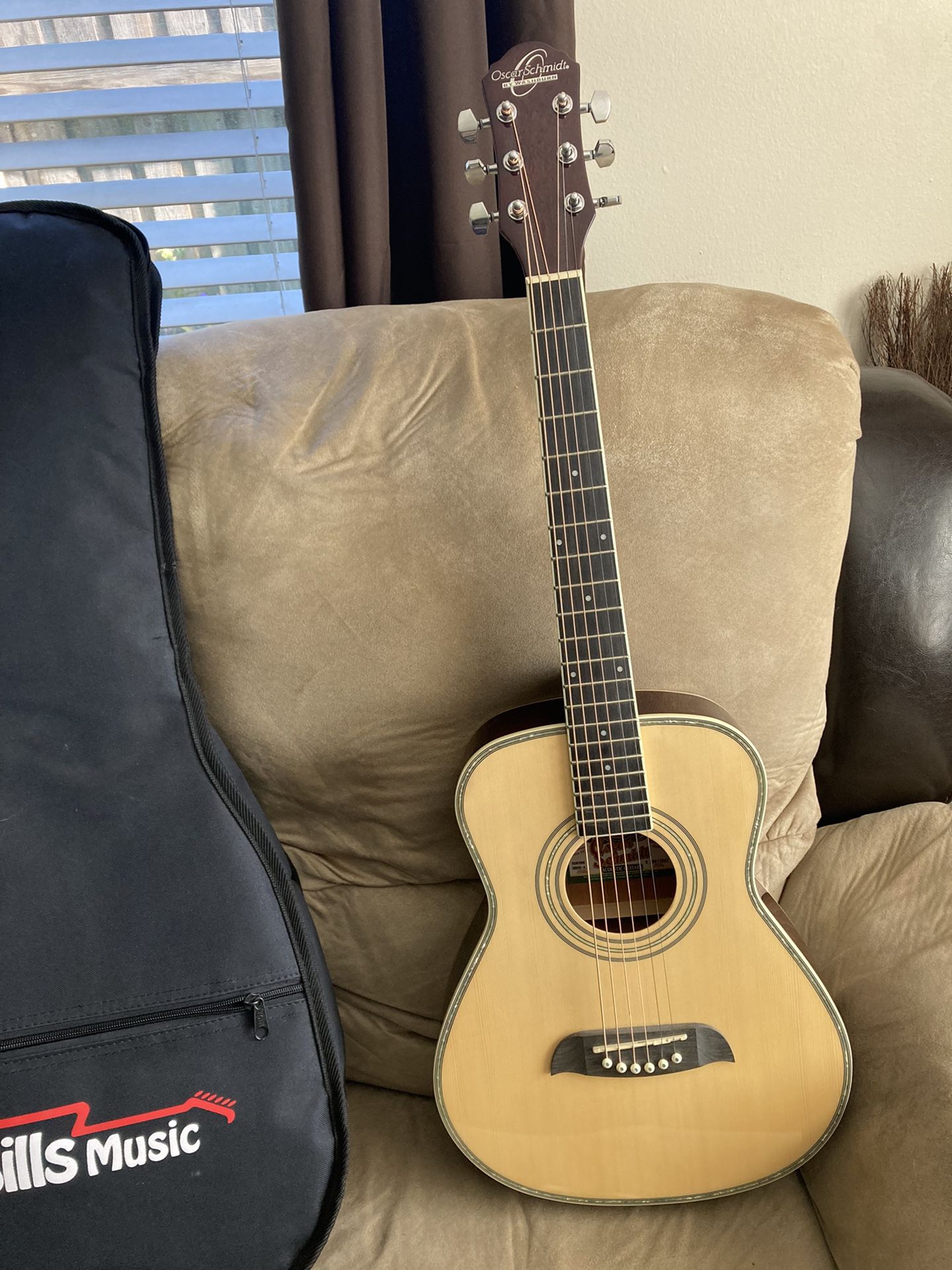 Oscar Schmidt Acoustic Guitar 1/2 Size