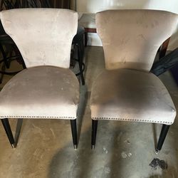 Accent chairs