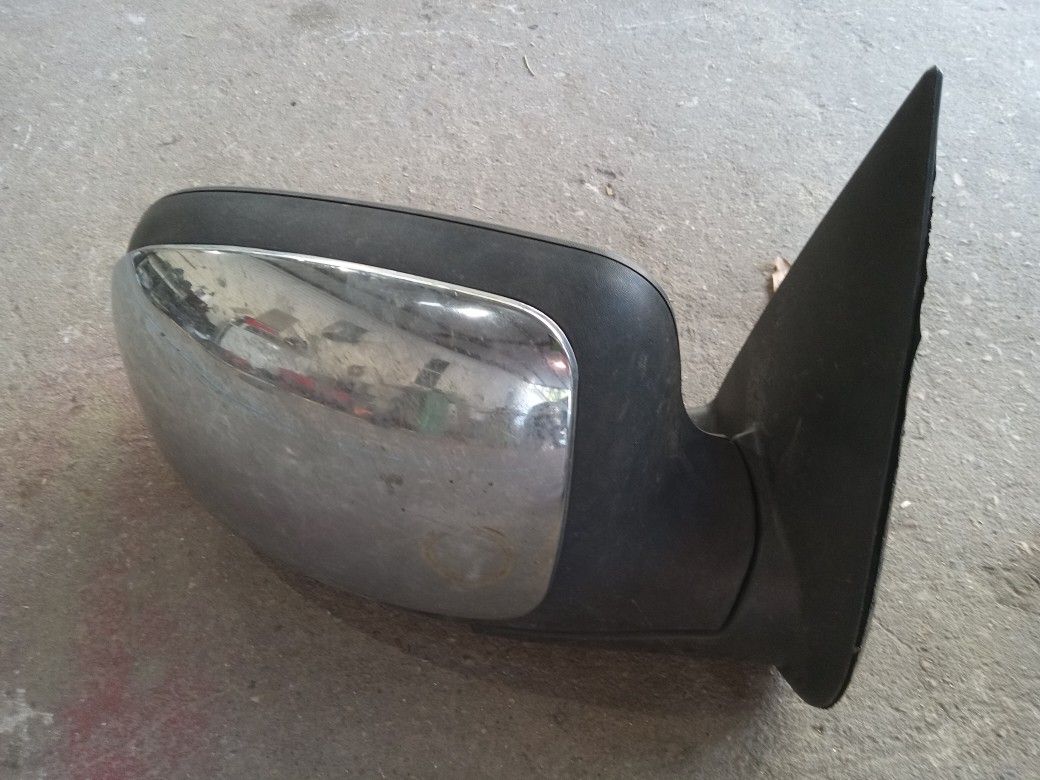 99-06 chevy/ GMC passenger side side chrome mirror