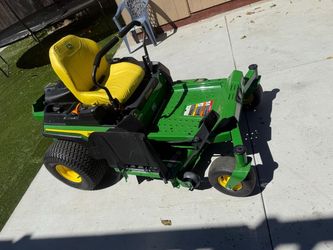 JOHN DEERE Z325E ZTRAK MOWER new $3800 firm