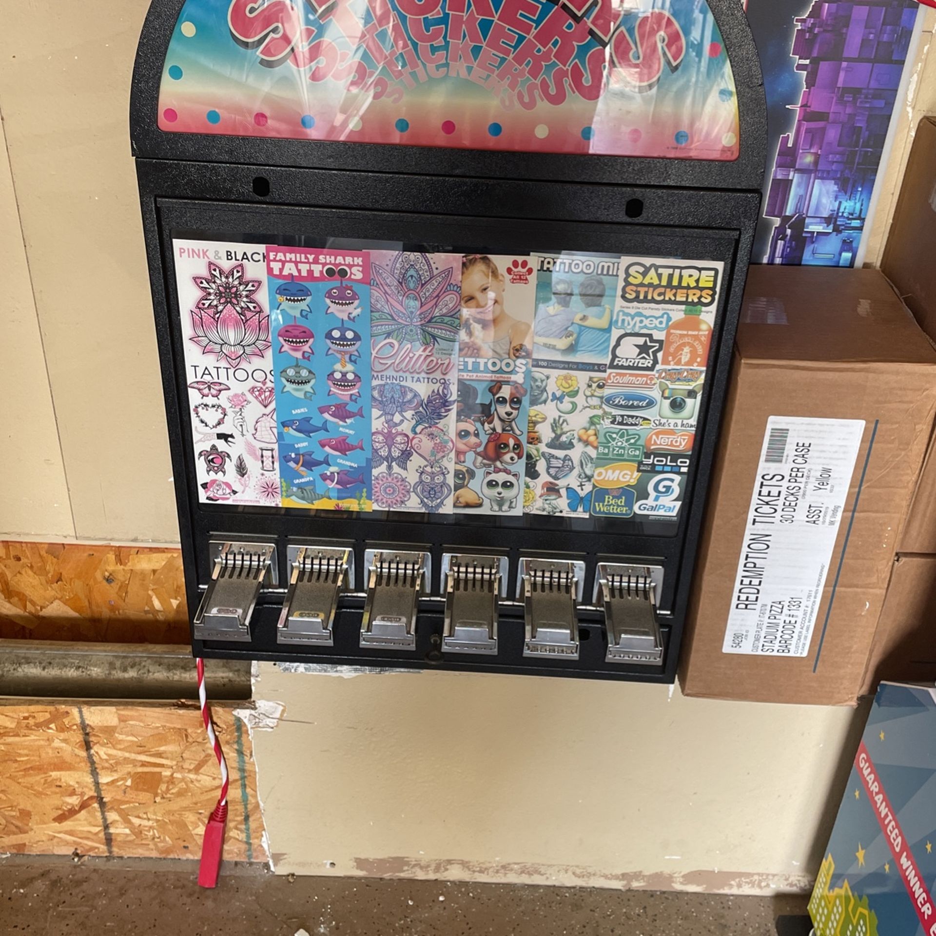 Sticker Machine 6 Slots