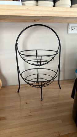 Heavy duty vegetable countertop storage unit