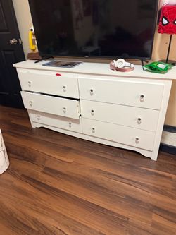 6 drawer Dresser - White
