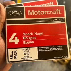 8 Spark Plugs 