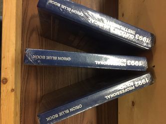 1992 and 1993 guitar and professional sound bluebooks Sealed