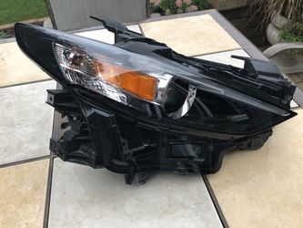 2020 Mazda3 right OEM headlight
