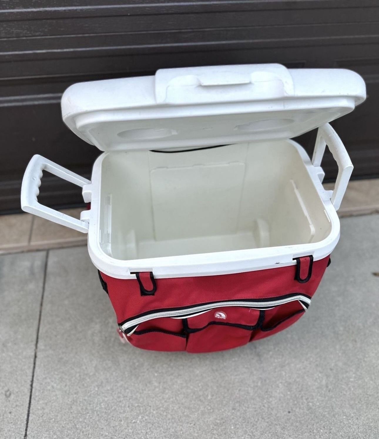 Igloo Cooler Budweiser On Wheels 