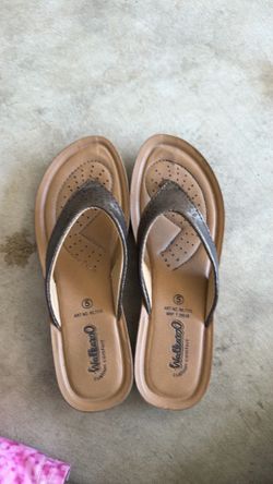 Kids’ sandals