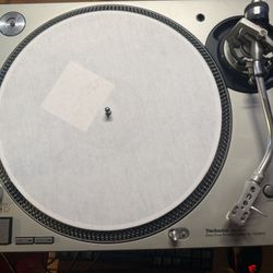 Technics SL-1200MK5 Quartz Direct Drive Turntable