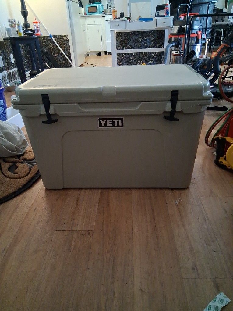 Yeti Cooler' 105