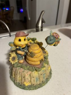 Bumble Bee Music Box