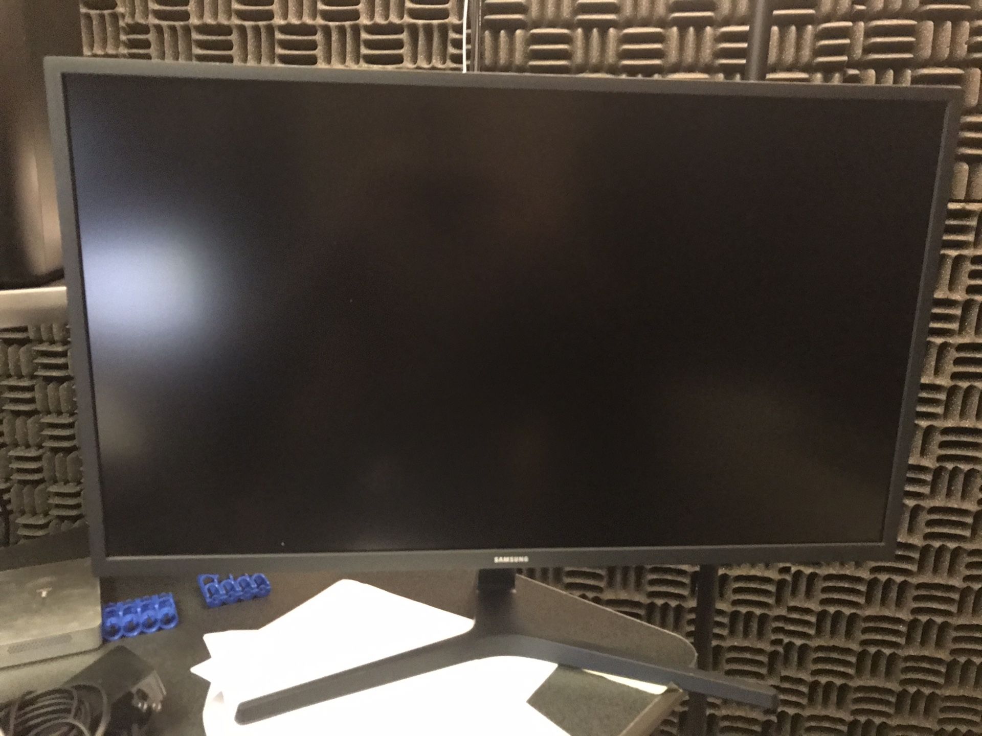 Samsung 32" UJ590 UHD computer MONITOR