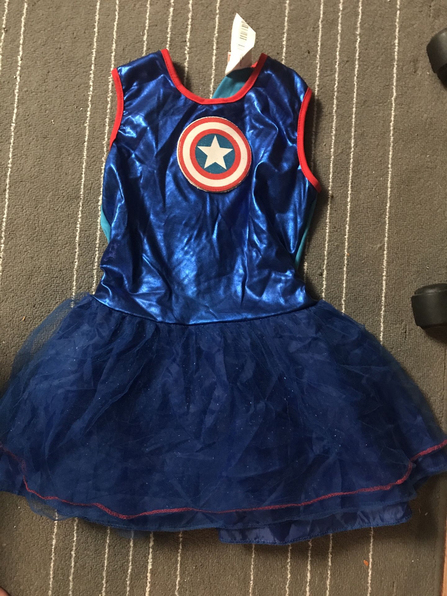 Captain America little girl costume sz medium