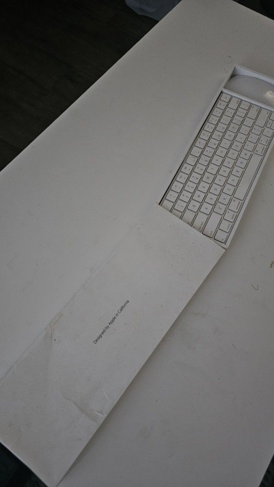 Apple Keyboard And Mice