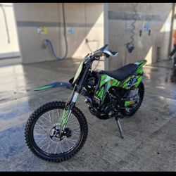 ✅APOLLO 2007  250 RX 