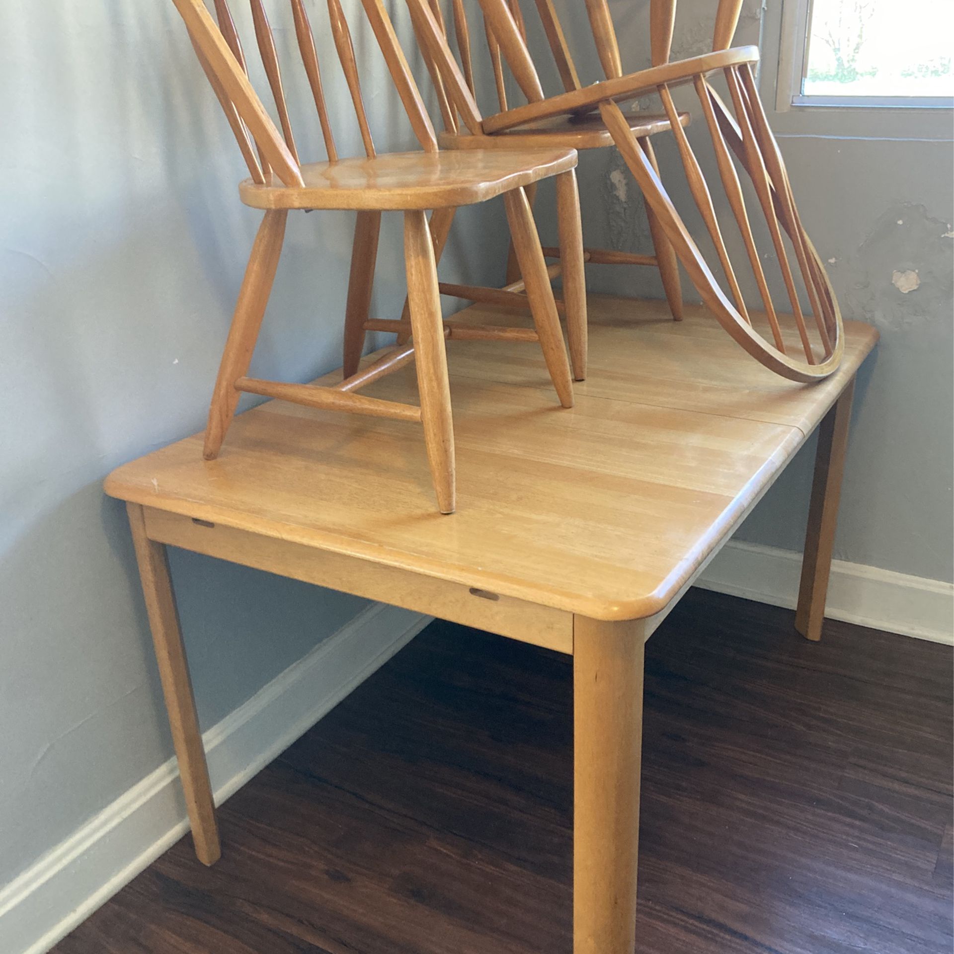 Kitchen Table 3 Chairs 