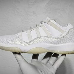 2017 Nike Air Jordan Xi Low Retro HEIRESS  👸 GS Size 7Y Xi Snakeskin womens 8.5 
